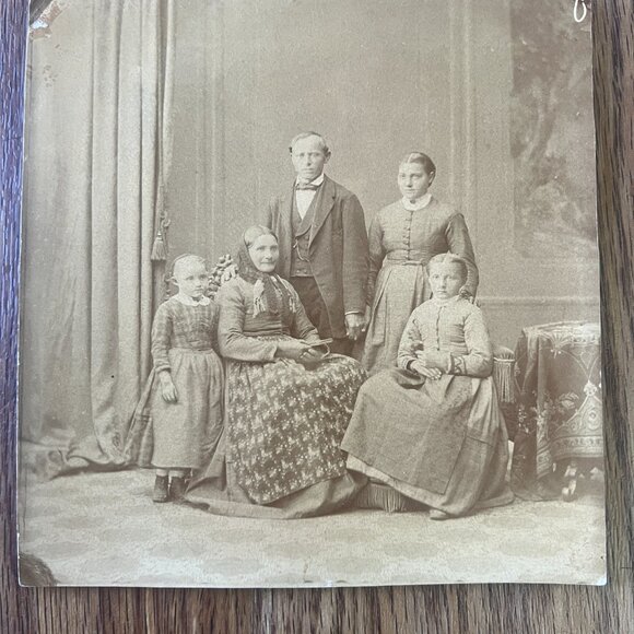 Antique Vintage Portuguese Portrait Photo Family Portugal Avo Headscarf Aprons - Picture 7 of 9